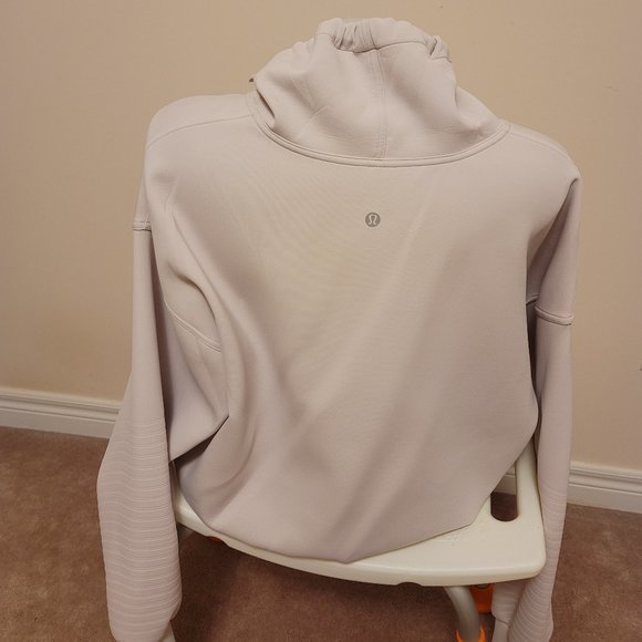 Lululemon Pullover - Picture 2 of 8